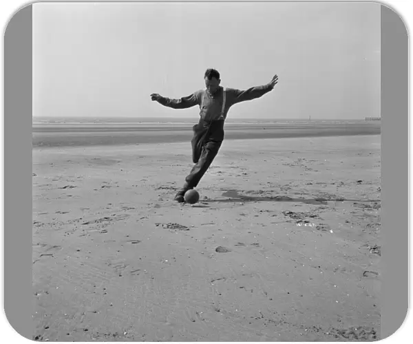 John Mills in Dunkirk (1958)