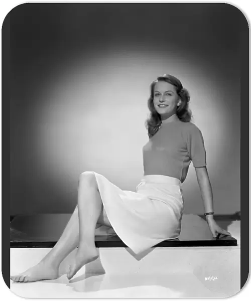 Carol Marsh sits for a promotional portrait for the release of Brighto Rock (1947)
