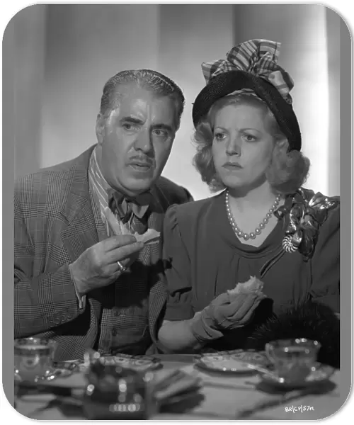 George Carney and Hermione Baddeley in Brighton Rock (1947)