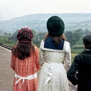 Railway Children (The) (1970) Poster Print Collection: Trans