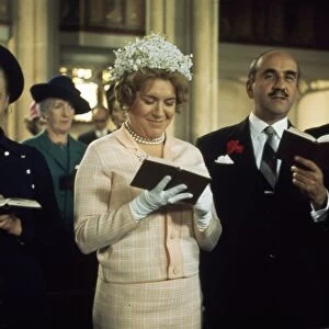 Warren Mitchell and Pat Heywood as Fred Midway and Hilda Midway