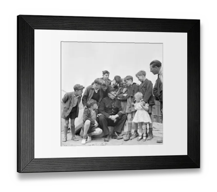 Framed Print : Passport to Pimlico (1949) Framed Print : Passport to Pimlico (1949)