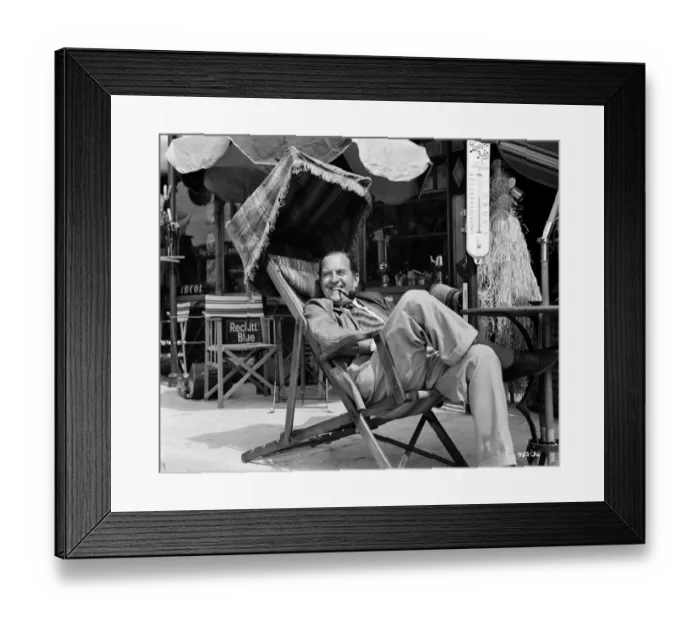 Framed Print : Passport to Pimlico (1949) Framed Print : Passport to Pimlico (1949)