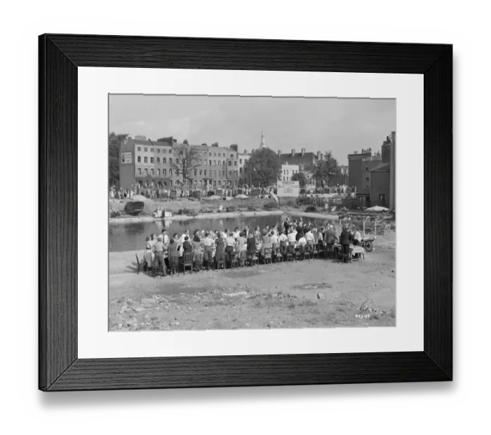 Framed Print : Passport to Pimlico (1949) Framed Print : Passport to Pimlico (1949)
