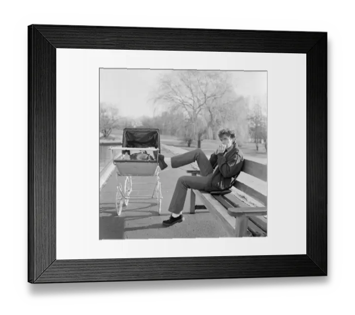 Framed Print : David Essex as Jim Maclaine Framed Print : David Essex as Jim Maclaine