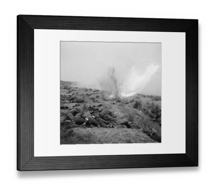 Framed Print : British troops under bombardment on the beach