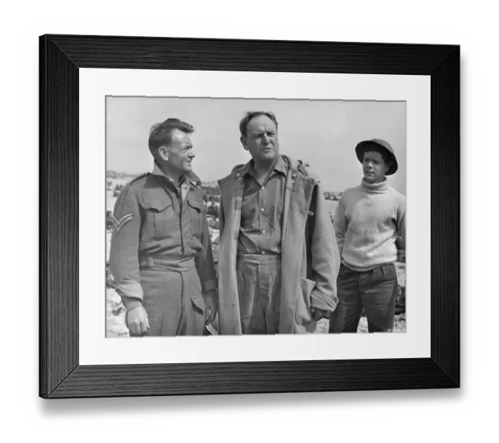 Framed Print : John Mills Bernard Lee and Sean Barrett Framed Print : John Mills Bernard Lee and Sean Barrett