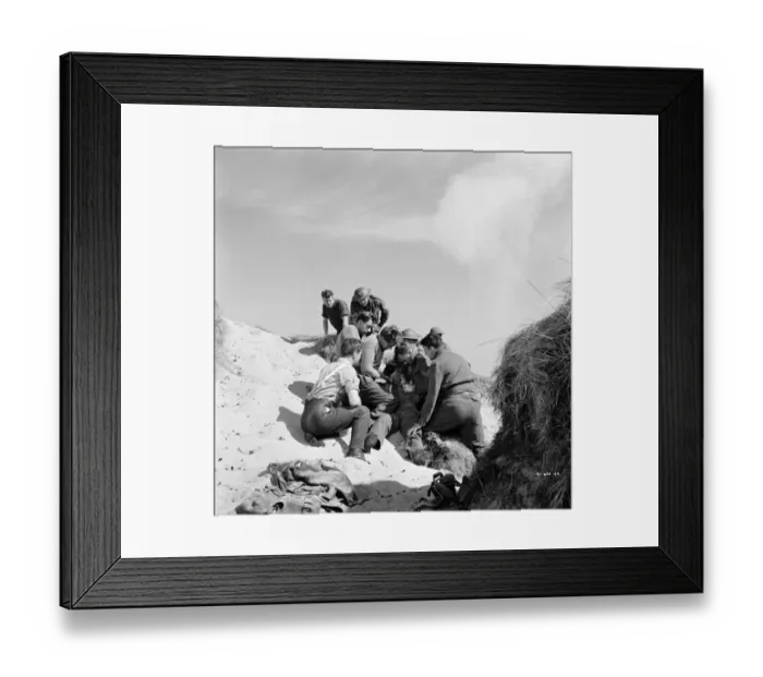 Framed Print : A group scene from Dunkirk (1958) Framed Print : A group scene from Dunkirk (1958)