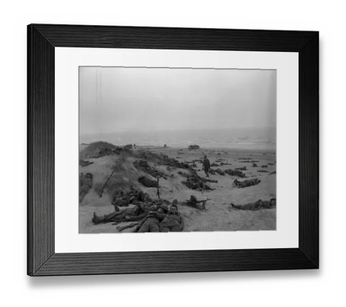 Framed Print : British troops stranded on the beach Framed Print : British troops stranded on the beach