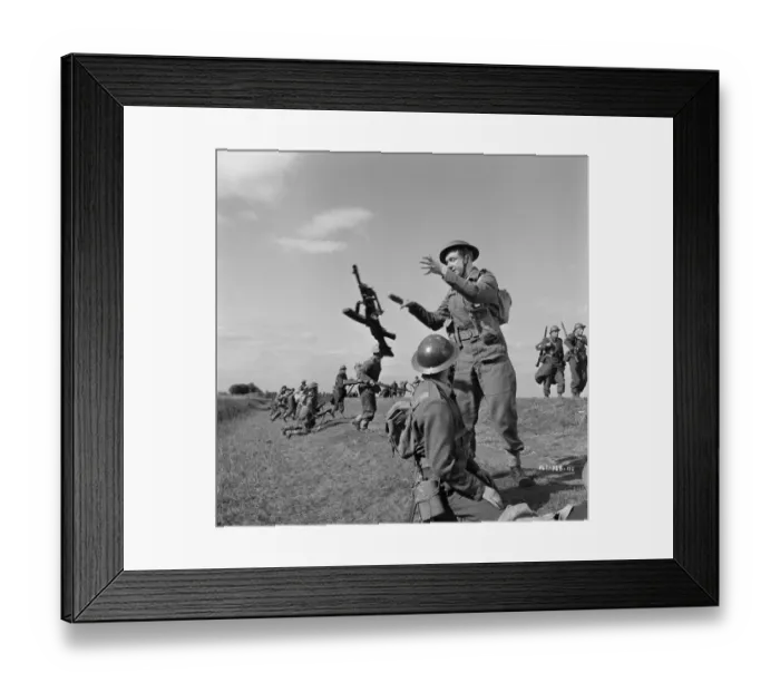 Framed Print : John Mills as Corporal Tubby Bins Framed Print : John Mills as Corporal Tubby Bins