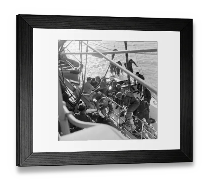 Framed Print : British soldiers board a Royal Navy ship Framed Print : British soldiers board a Royal Navy ship