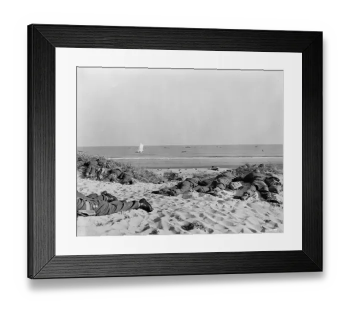 Framed Print : British troops stranded on the beach