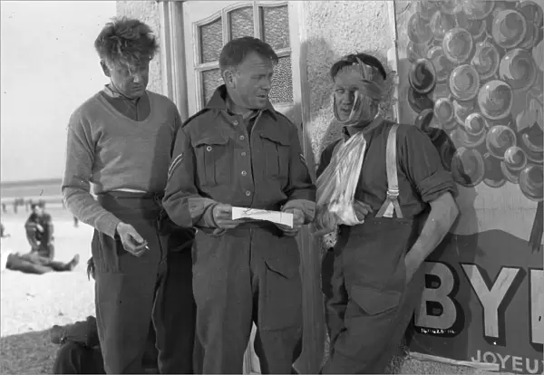 Corporal Bins (John Mills) and a wounded British soldier
