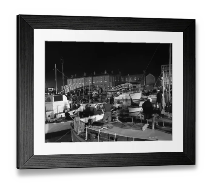 Framed Print : A night sequence from Dunkirk (1958) Framed Print : A night sequence from Dunkirk (1958)