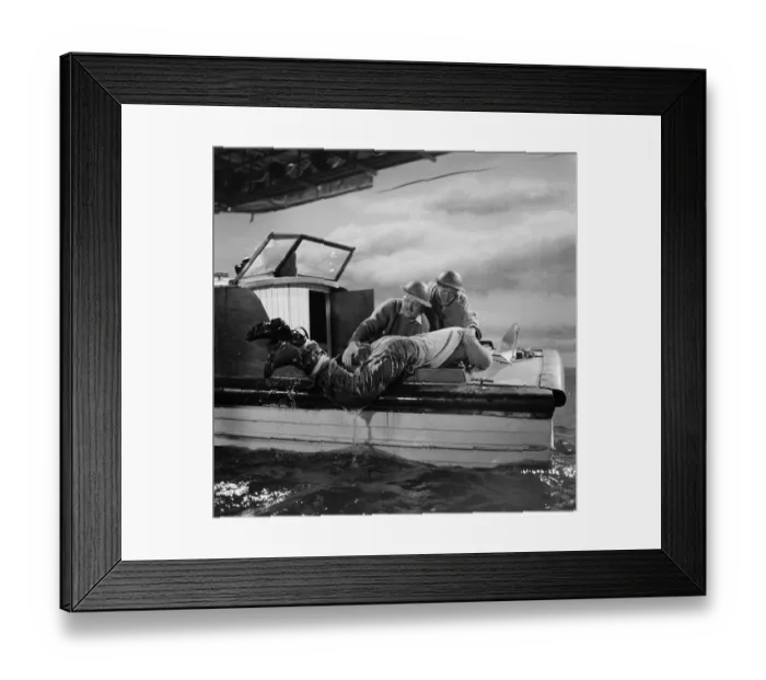 Framed Print : Filming a sequence from Dunkirk (1958) Framed Print : Filming a sequence from Dunkirk (1958)