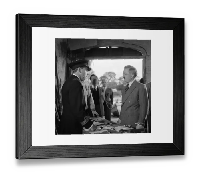 Framed Print : A scene from Dunkirk (1958) Framed Print : A scene from Dunkirk (1958)