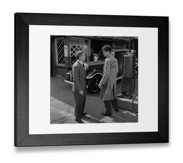 Framed Print : A scene from Dunkirk (1958) Framed Print : A scene from Dunkirk (1958)