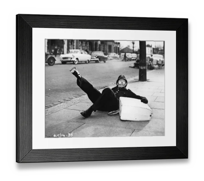 Framed Print : Carry on Constable (1960) Framed Print : Carry on Constable (1960)