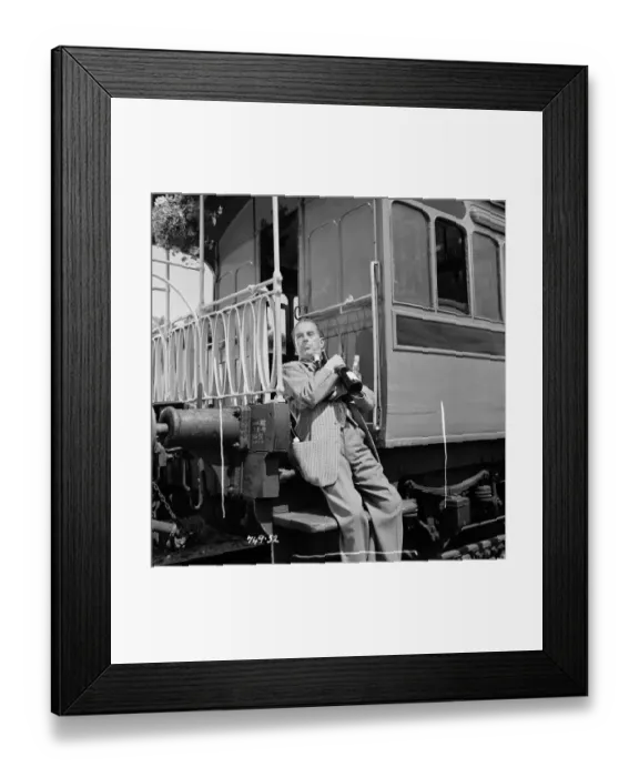 Framed Print : Stanley Holloway as Mr Valentine Framed Print : Stanley Holloway as Mr Valentine