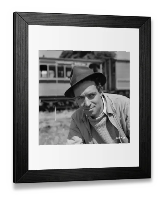 Framed Print : John Gregson (1919-1975) as Gordon Framed Print : John Gregson (1919-1975) as Gordon