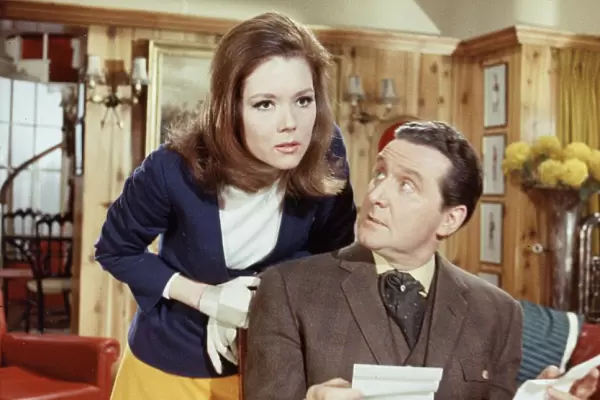 Steed and Mrs Peel in Steeds flat