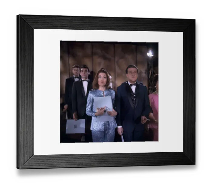 Framed Print : Mrs Peel and Steed in the audience Framed Print : Mrs Peel and Steed in the audience
