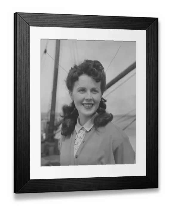 Framed Print : mag1954 bw pri por 033