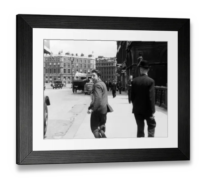 Framed Print : hue1947 bw neg 004 Framed Print : hue1947 bw neg 004