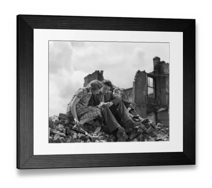 Framed Print : hue1947 bw neg 023 Framed Print : hue1947 bw neg 023
