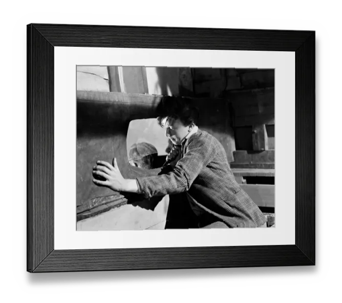 Framed Print : hue1947 bw neg 030 Framed Print : hue1947 bw neg 030