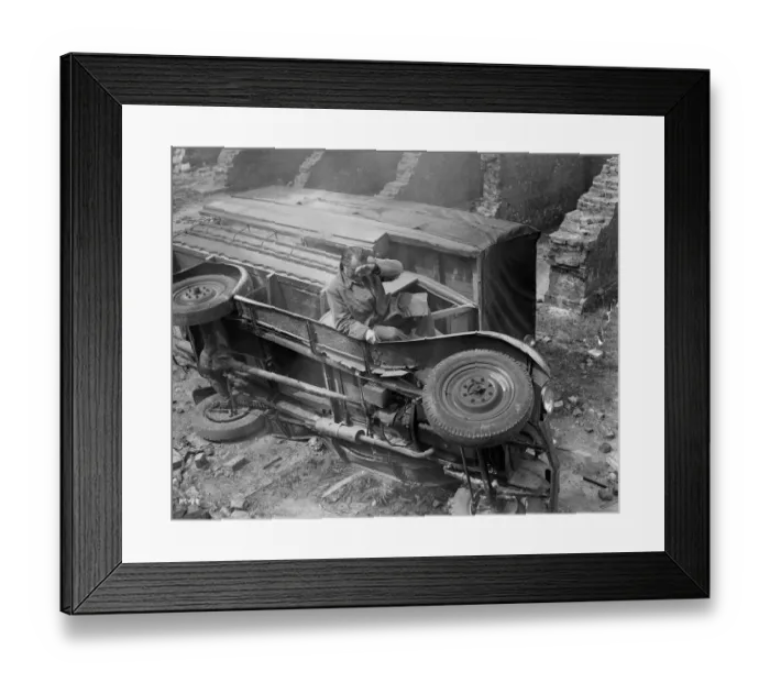 Framed Print : hue1947 bw neg 037 Framed Print : hue1947 bw neg 037