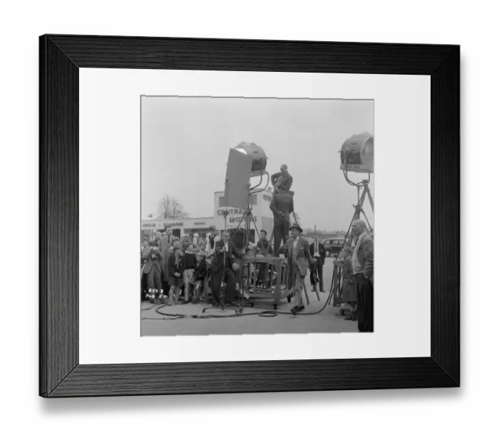 Framed Print : sch1960 bw neg pub 054