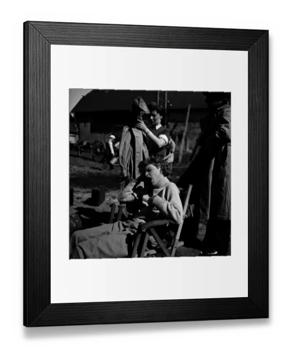 Framed Print : aga1948 bw neg 080 Framed Print : aga1948 bw neg 080