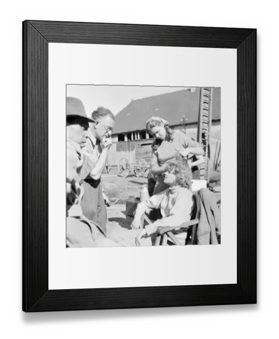 Framed Print : aga1948 bw neg 085 Framed Print : aga1948 bw neg 085