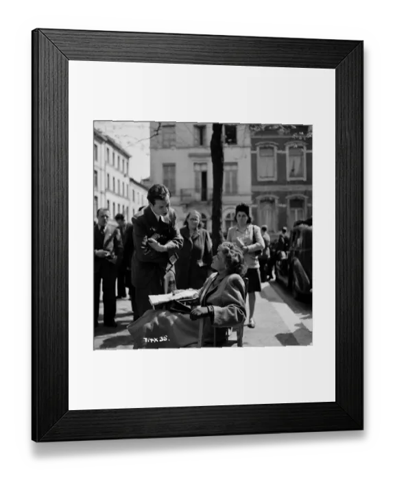 Framed Print : aga1948 bw neg 094 Framed Print : aga1948 bw neg 094