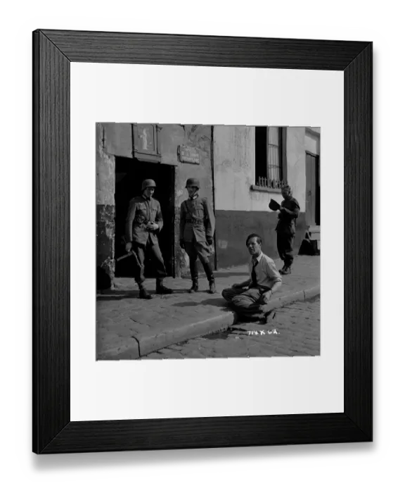 Framed Print : aga1948 bw neg 140 Framed Print : aga1948 bw neg 140