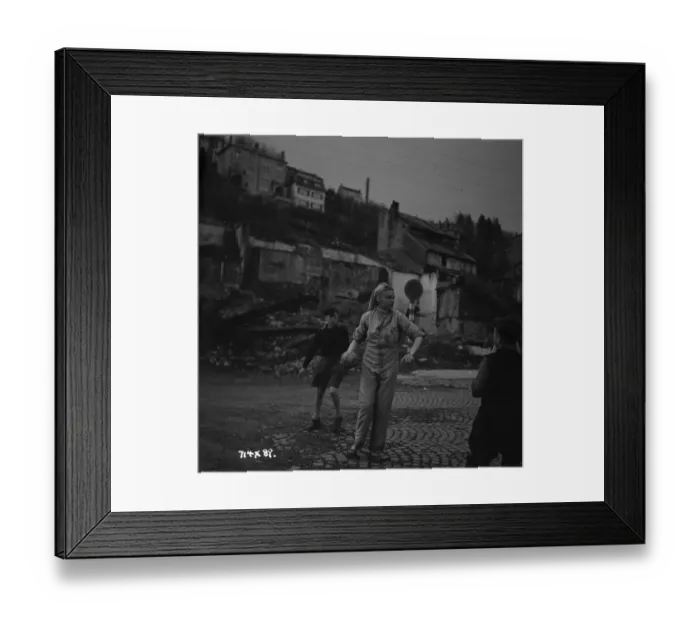 Framed Print : aga1948 bw neg 202 Framed Print : aga1948 bw neg 202