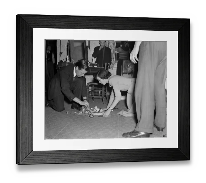 Framed Print : dan1950 bw neg pub 011 Framed Print : dan1950 bw neg pub 011