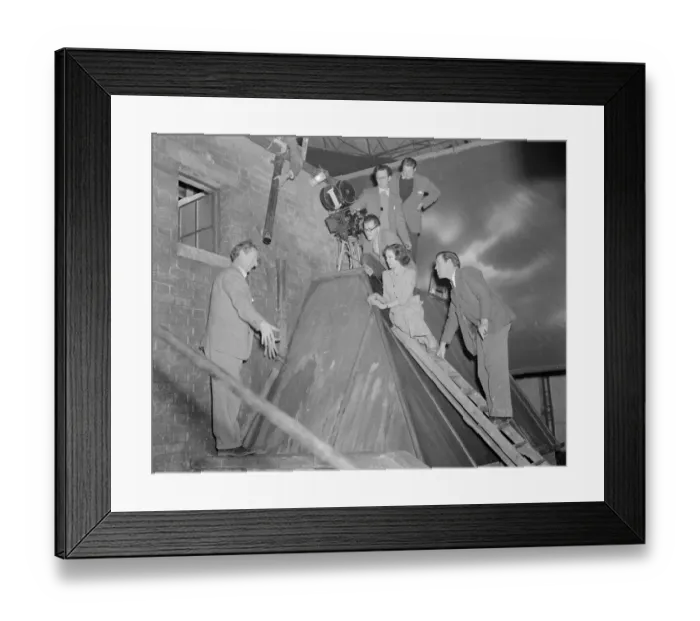 Framed Print : dan1950 bw neg pub 057 Framed Print : dan1950 bw neg pub 057