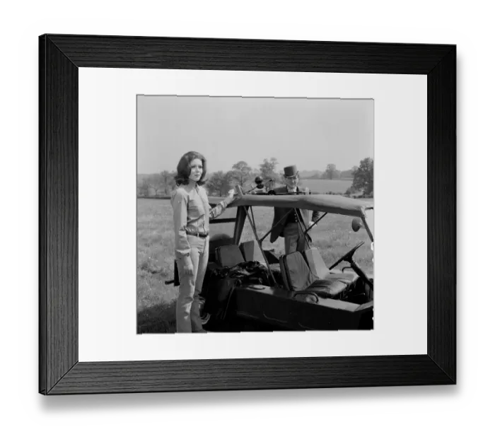 Framed Print : ave4 soh bw neg 004