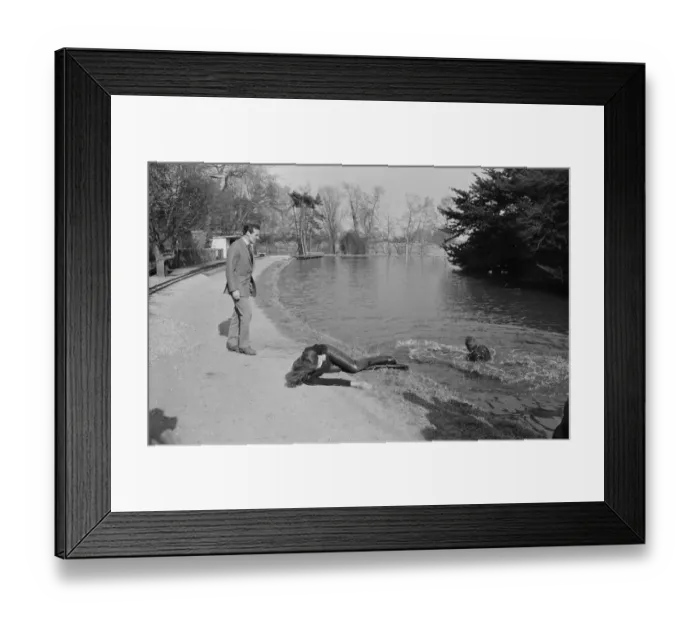 Framed Print : ave4 tgd bw neg 017