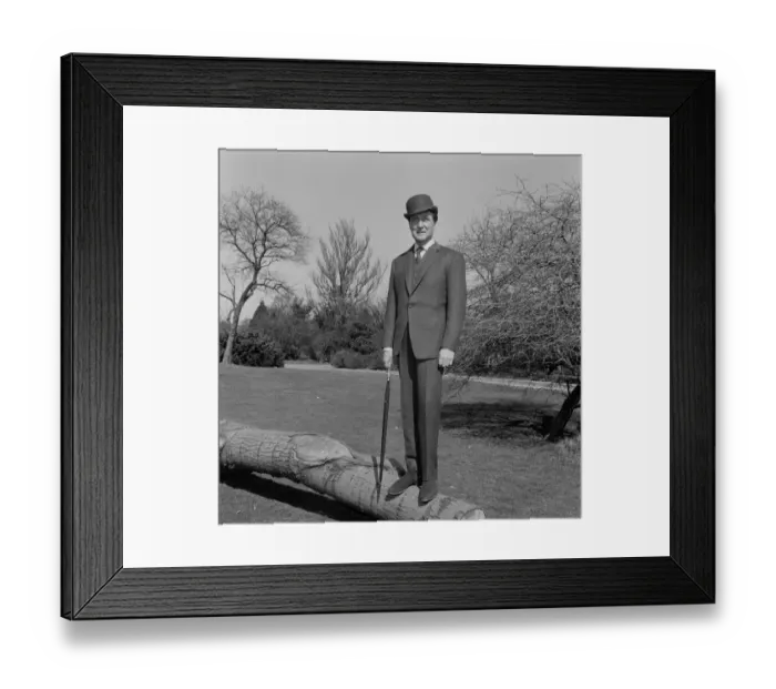 Framed Print : ave4 tgd bw neg 023