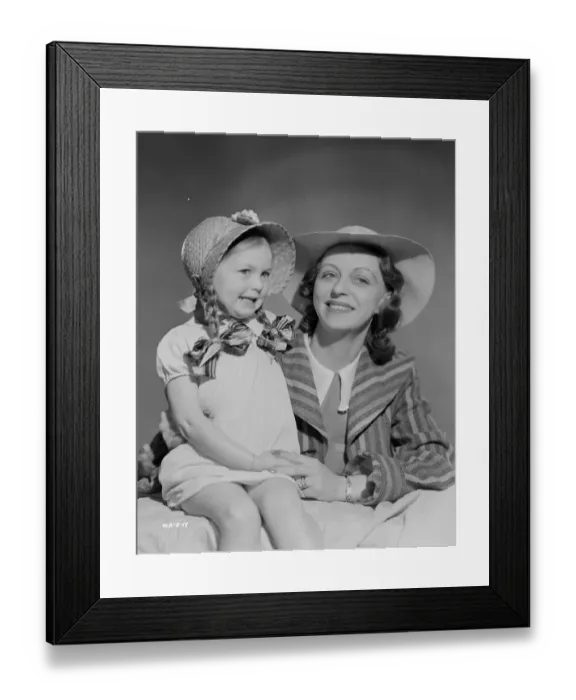 Framed Print : wen1942 bw neg por 065 Framed Print : wen1942 bw neg por 065