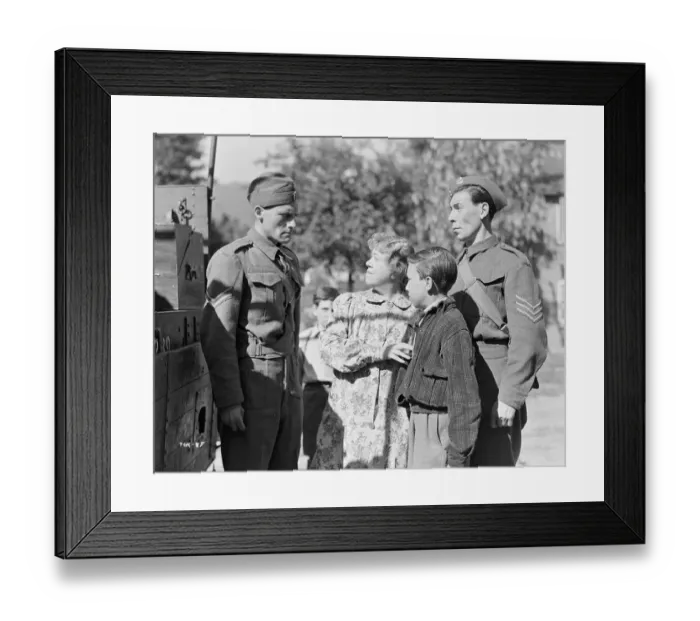 Framed Print : wen1942 bw neg pro 061
