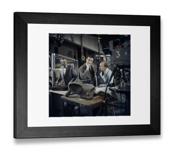 Framed Print : ave2 doc co tra 002 Framed Print : ave2 doc co tra 002