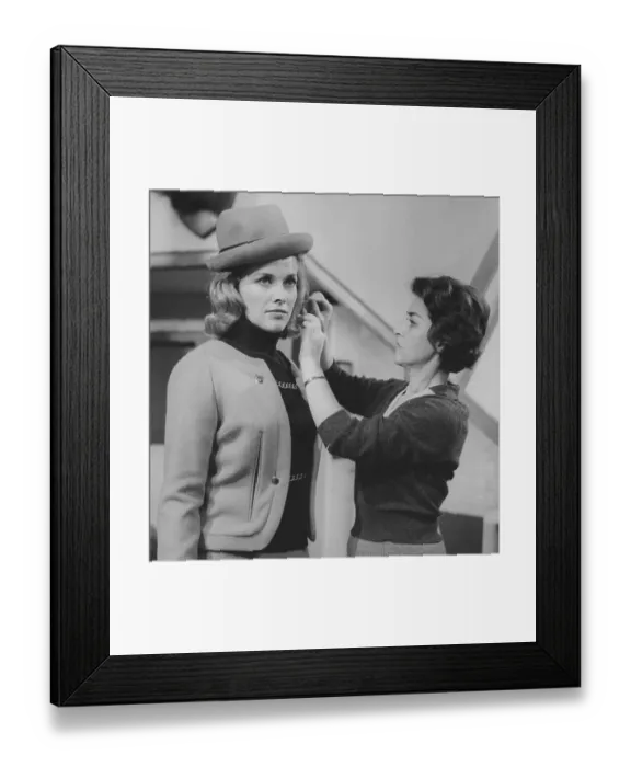 Framed Print : ave2 dot bw pri 001 Framed Print : ave2 dot bw pri 001