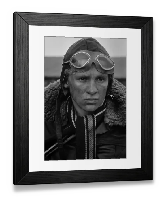Framed Print : ace1976 bw neg 071 Framed Print : ace1976 bw neg 071