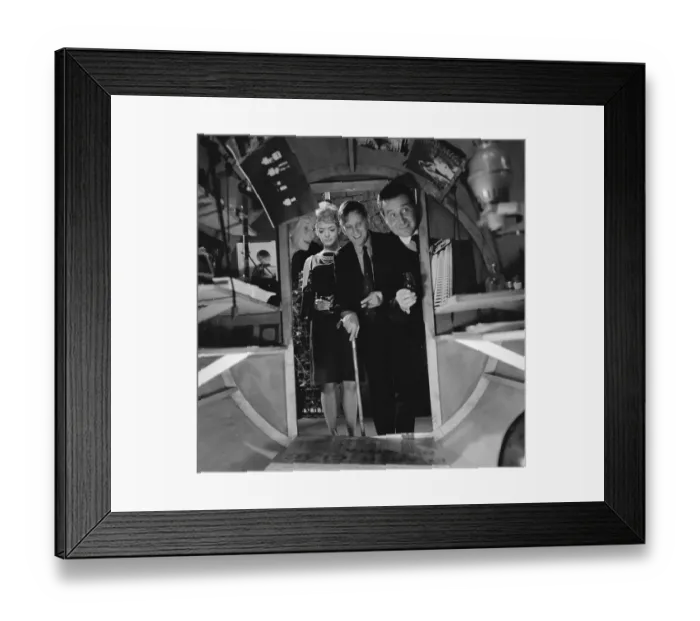 Framed Print : ave3 sbr bw neg 105