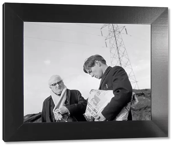 Finlay Currie and Tom Courtenay in a scene from Billy Liar (1963)