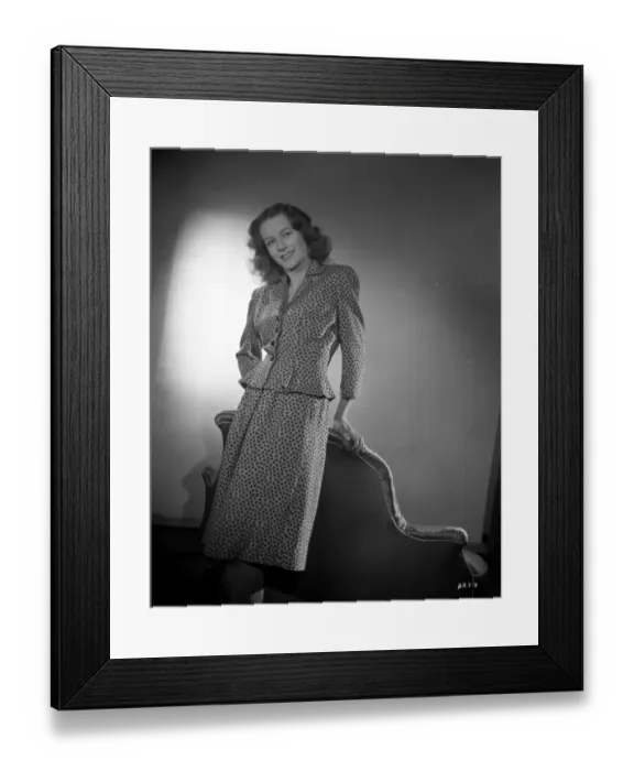 Framed Print : Carol Marsh in a publicity portrait for Brighton Rock (1947) Framed Print : Carol Marsh in a publicity portrait for Brighton Rock (1947)